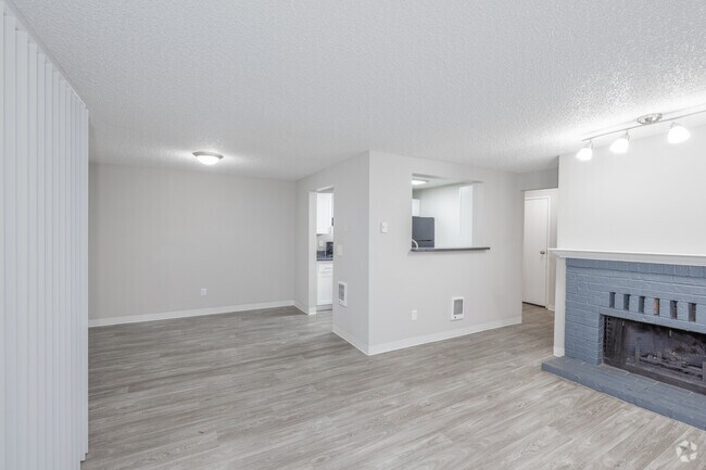 1 dormitorio, 1 baño - 623 pies cuadrados - Sala de estar/comedor - Village Fair