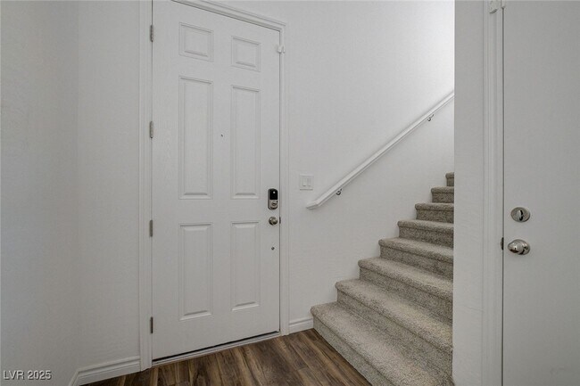 Building Photo - 206 Callen Falls Ave