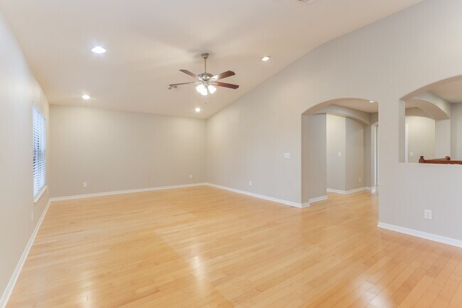 Building Photo - 2019 Abbey Trace Dr