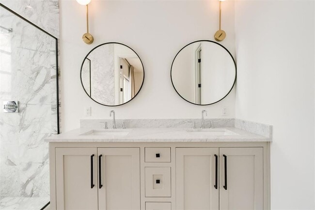 Building Photo - 827 NW 8th St