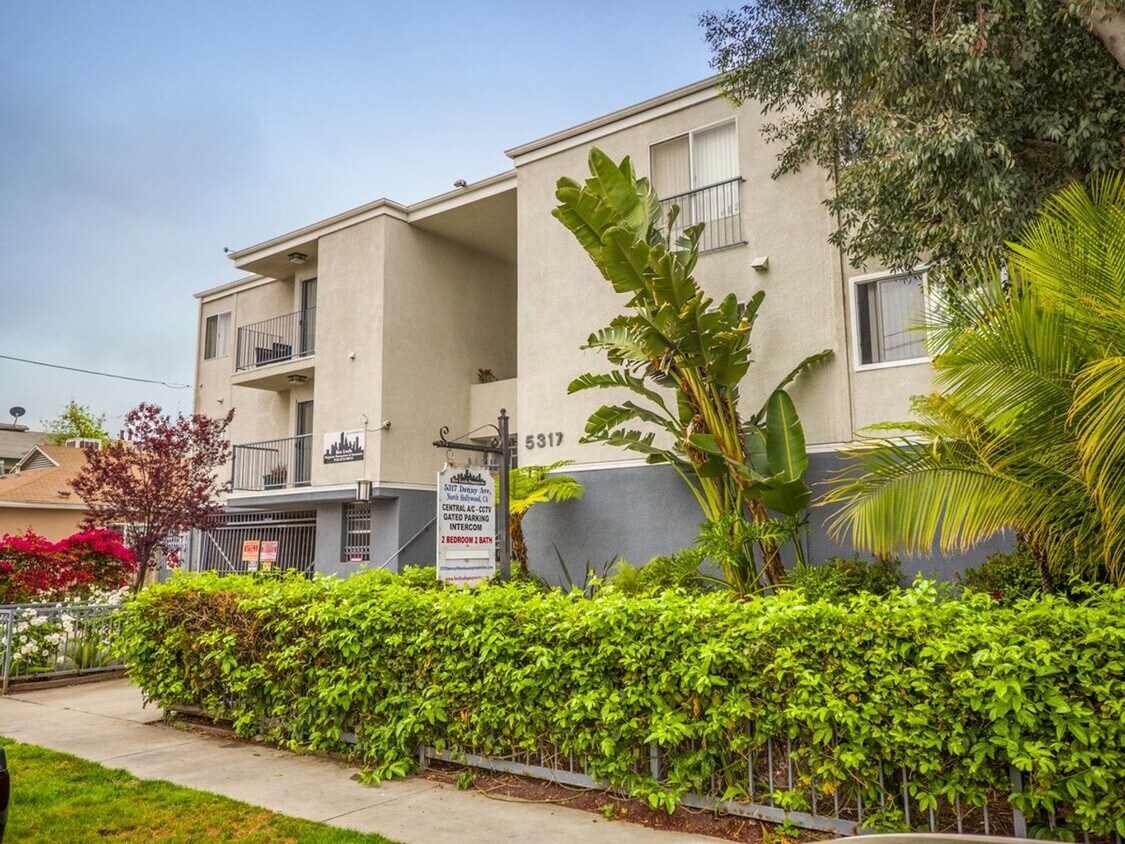 Foto principal - 5317-5311 Denny Ave