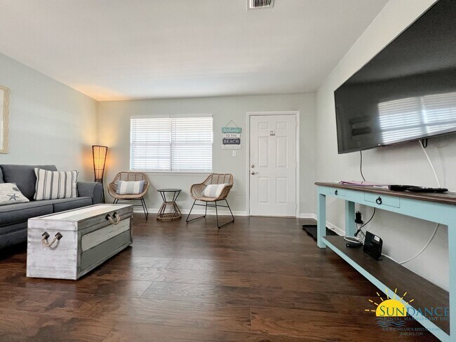 Foto del edificio - Furnished 1 bedroom on Okaloosa Island!