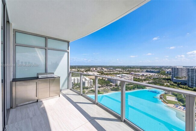 Foto del edificio - 2411 Laguna Cir
