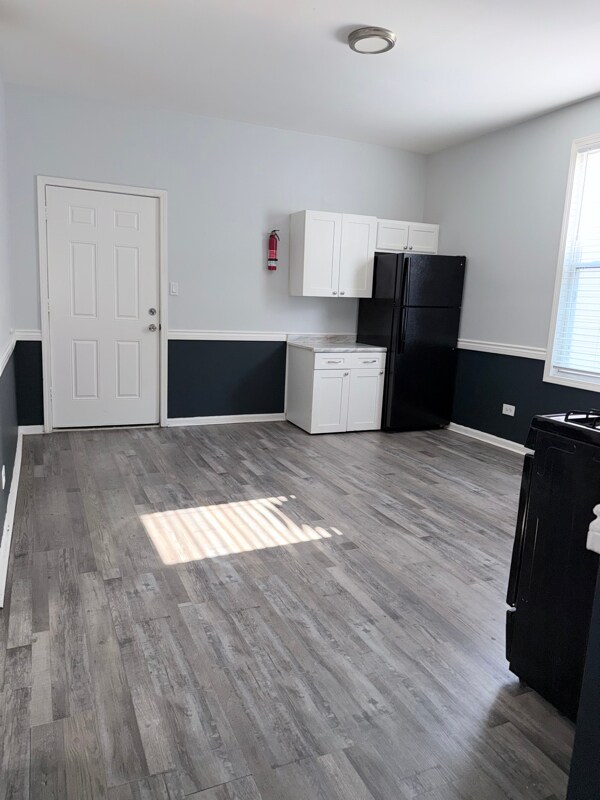 Building Photo - 8423 S Muskegon Ave