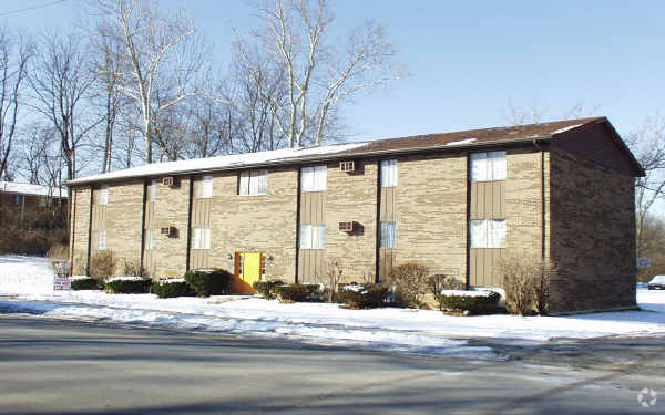 Building Photo - Hampshire Meadows