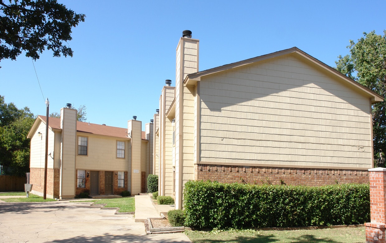 Foto principal - 5816-5820 Dallas Ave
