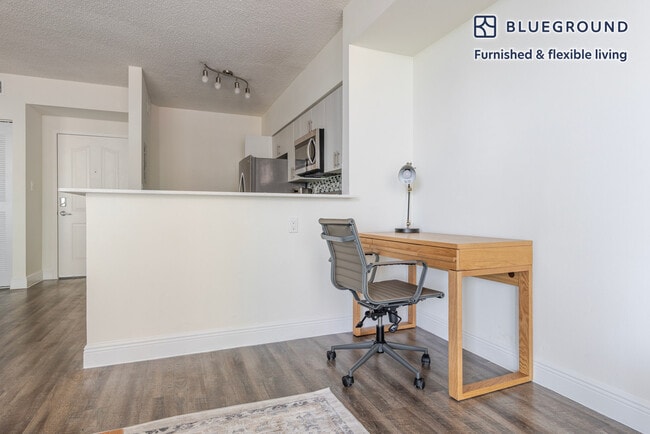 Building Photo - 16900 N Bay Rd