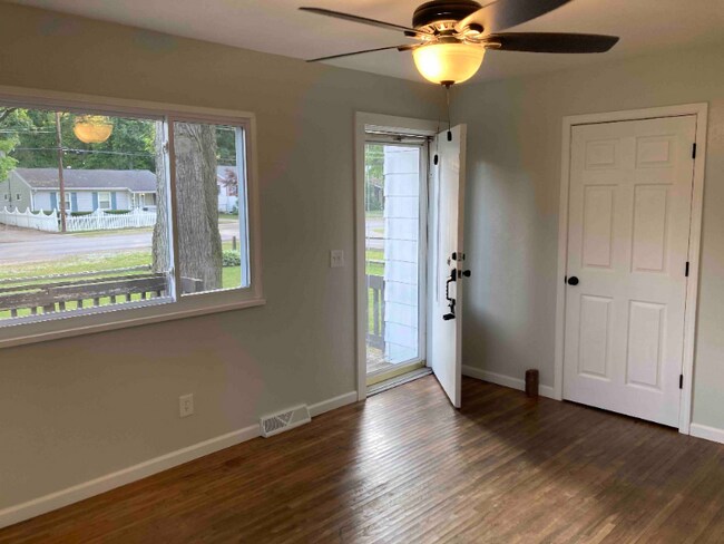 Foto del edificio - 5410 Clover Ln