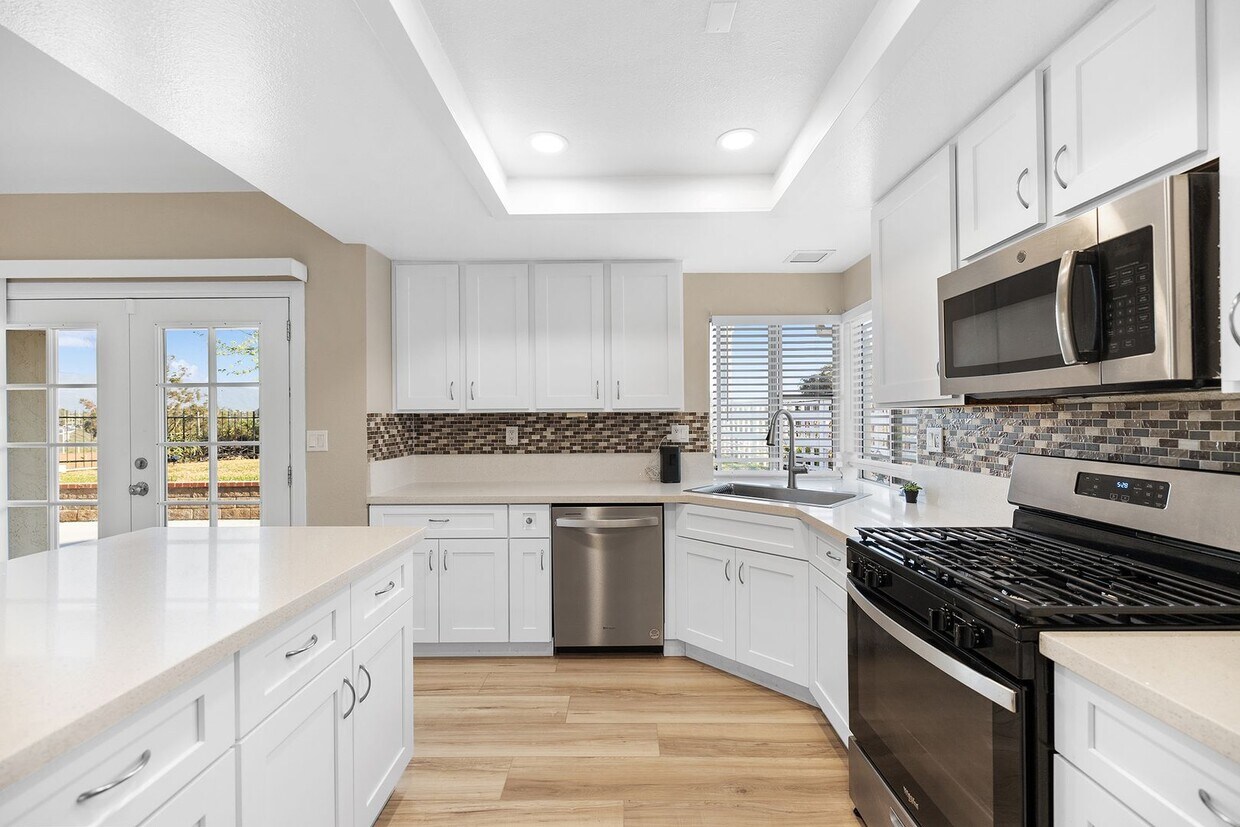 Foto principal - Updated 3-Bedroom Home with Modern Upgrade...