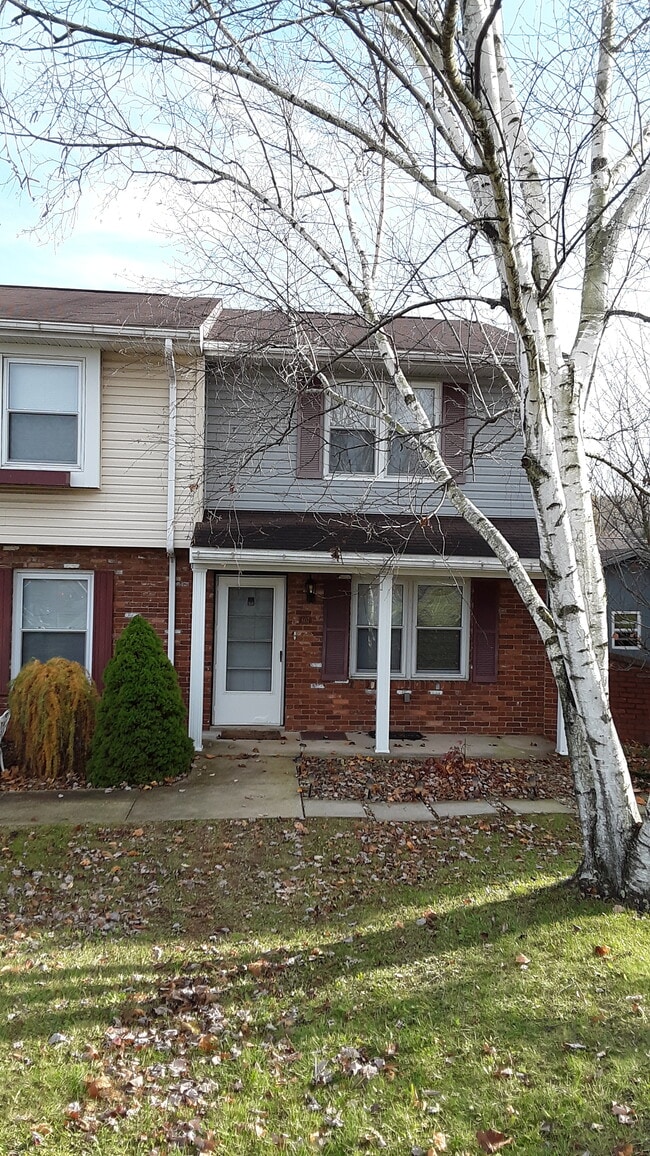 607 Appleview Ln, Duncansville, PA 16635 Townhome Rentals in