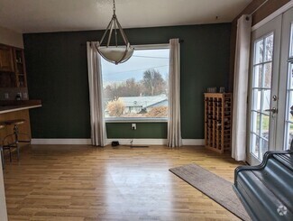 Building Photo - 2517 Sunset Dr