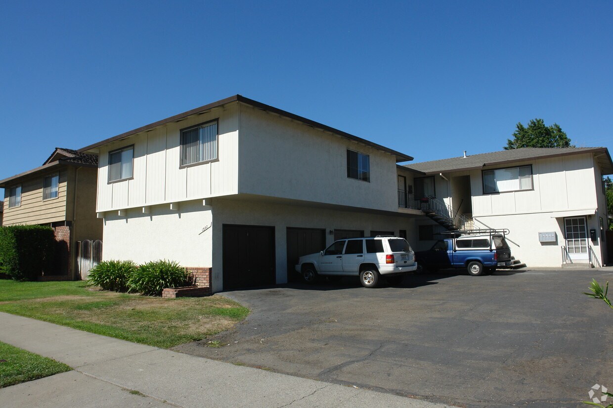 Primary Photo - 1207 Francisco Ave
