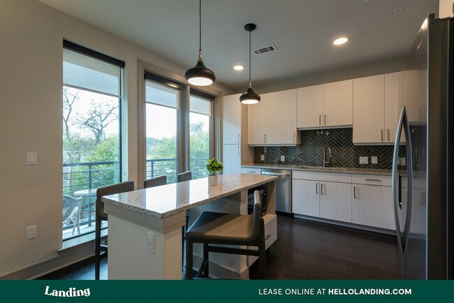 Foto del edificio - 1614 E 6th St