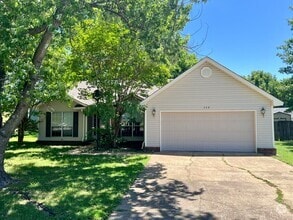 Building Photo - 332 Sagewood Dr