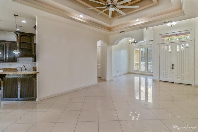 Foto del edificio - 4012 Tyler Ave W