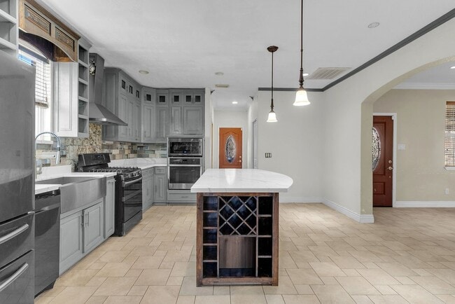 Building Photo - 16017 Congo Ln
