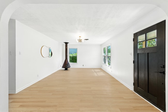 Building Photo - 1302 S 2nd St