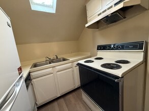 Building Photo - 809 1/2 M St NW