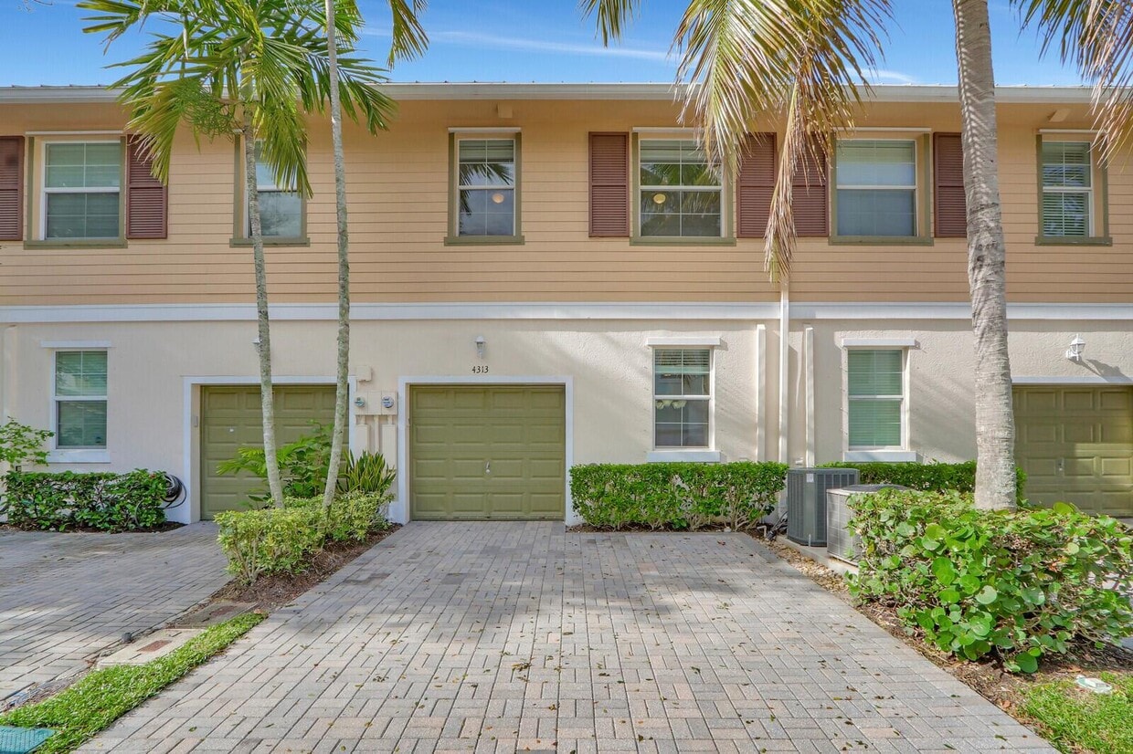 Primary Photo - 4313 Parkside Dr