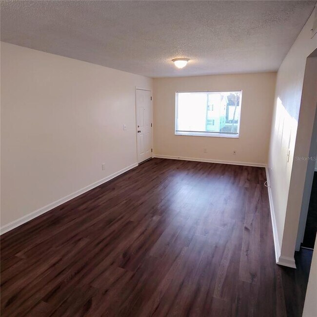 Foto del edificio - 2820 Dupont St S