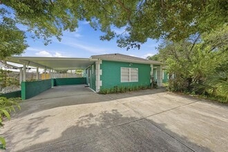Building Photo - 515 Floral Dr