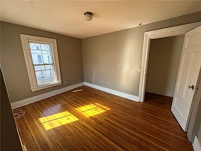 Foto del edificio - 525 Averill Ave