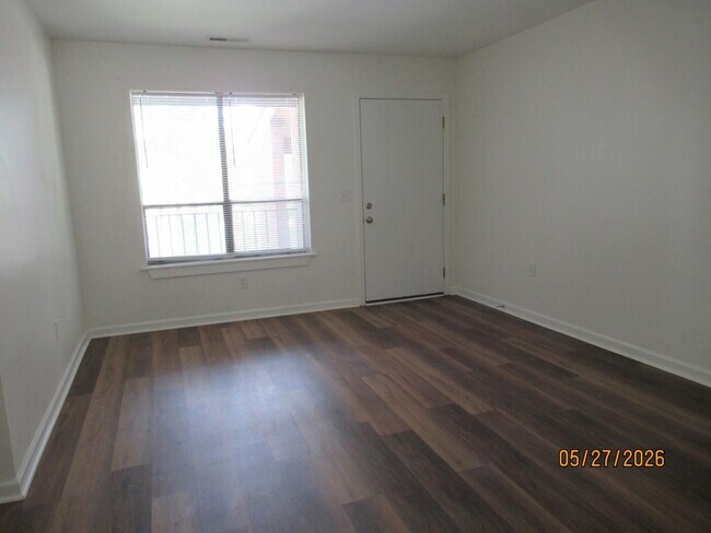 Building Photo - 251 Rast St