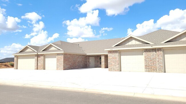 Building Photo - Available Now! 2/2/1 New Build in Lincoln 16!
