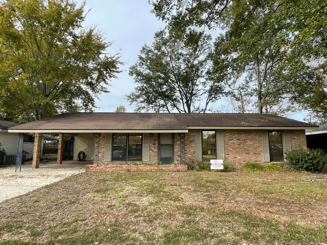 House Village St House Rental in Baton Rouge, LA