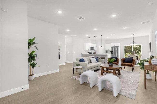 Building Photo - 420 Marion Oaks Course