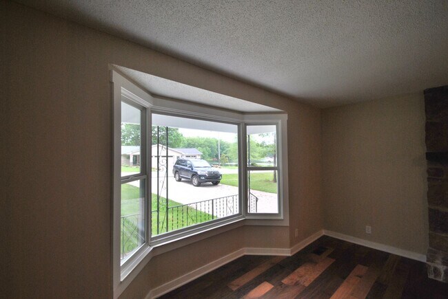 Building Photo - Rare Lakeview Rental in Fairfield Glade!