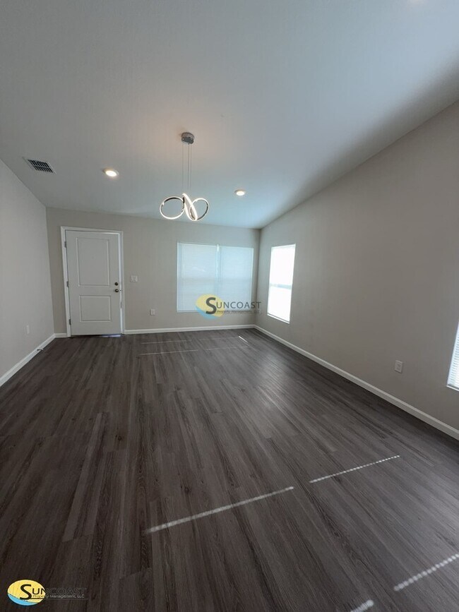 Building Photo - 15709 SW 52nd Ave Rd