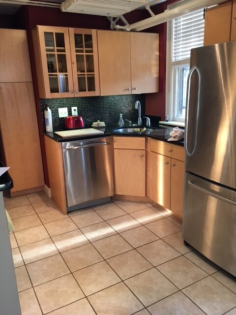 Granite Countertops - 3400 List Pl