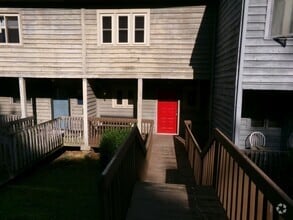 Building Photo - 1074 Hickory Glen Rd