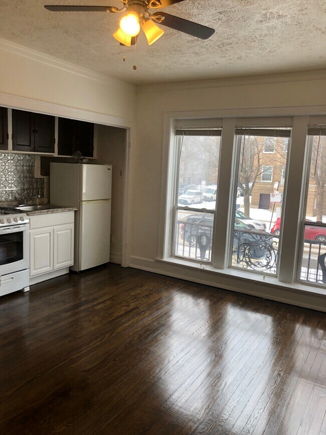Building Photo - 4901 N Christiana Ave