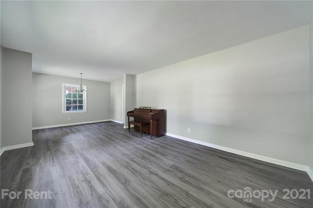 Foto del edificio - 3218 Valley Grove Rd