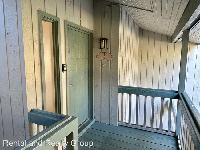 Building Photo - 2 br, 2 bath House - 176 Palm View Court