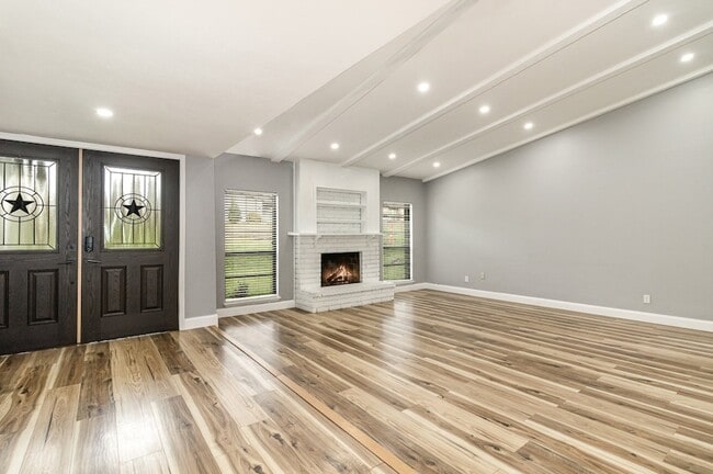 Foto del edificio - 4716 Roberts Dr