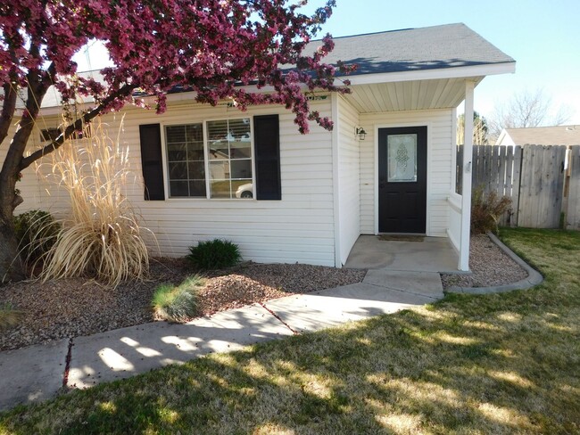 Building Photo - Quiet Living in Fruita