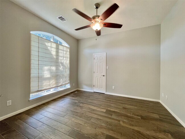 Foto del edificio - 26127 Ashland Hollow Ln
