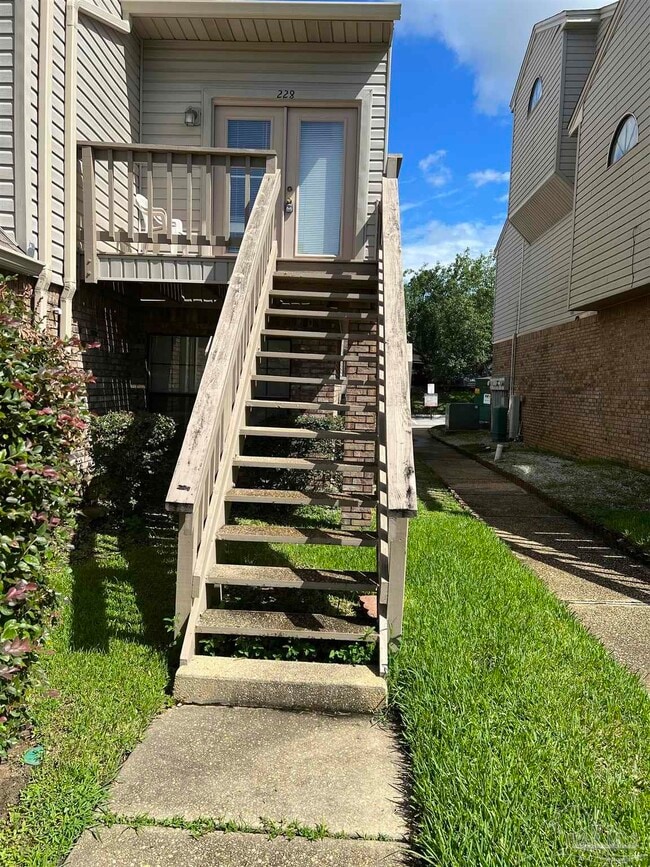 Building Photo - 7150 Plantation Rd