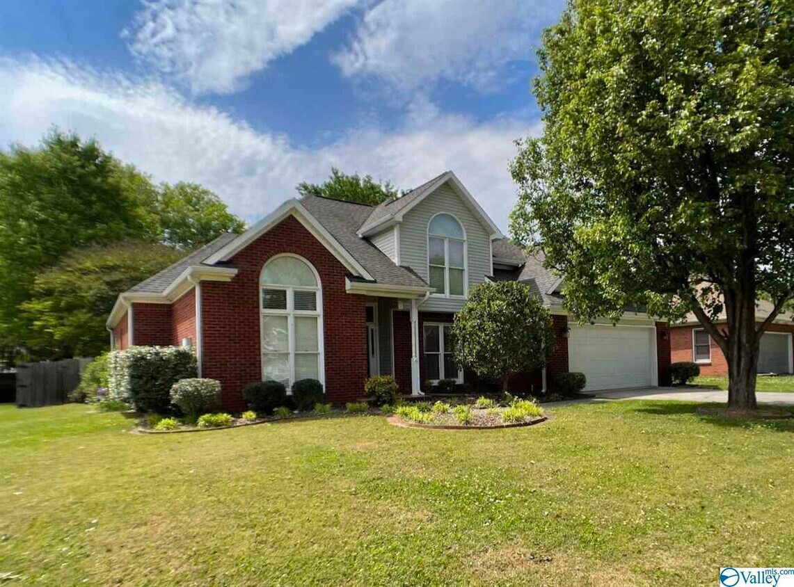 105 Cheval Blvd SE, Brownsboro, AL 35741 House Rental in Brownsboro, AL