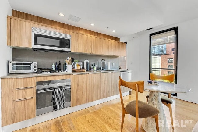 Foto del edificio - 50 N 1st St