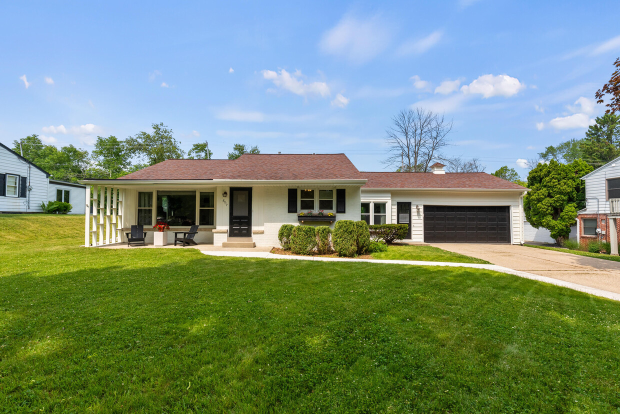 Primary Photo - 8317 N Poplar Dr