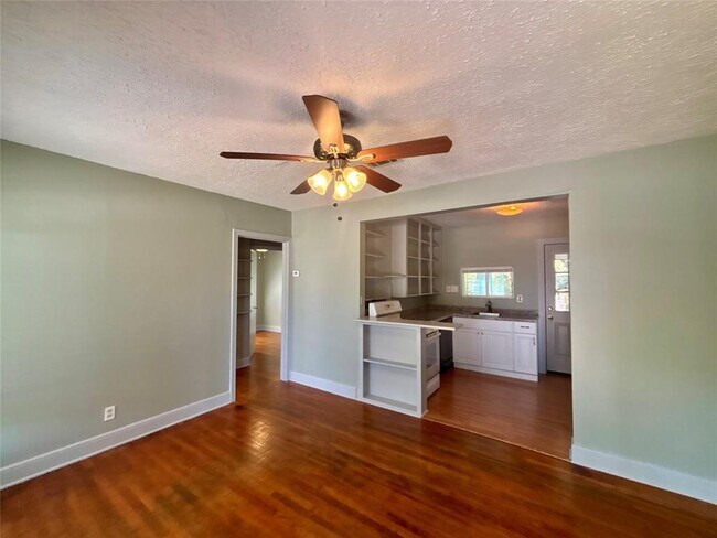 Foto del edificio - 3304 Cherrywood Rd