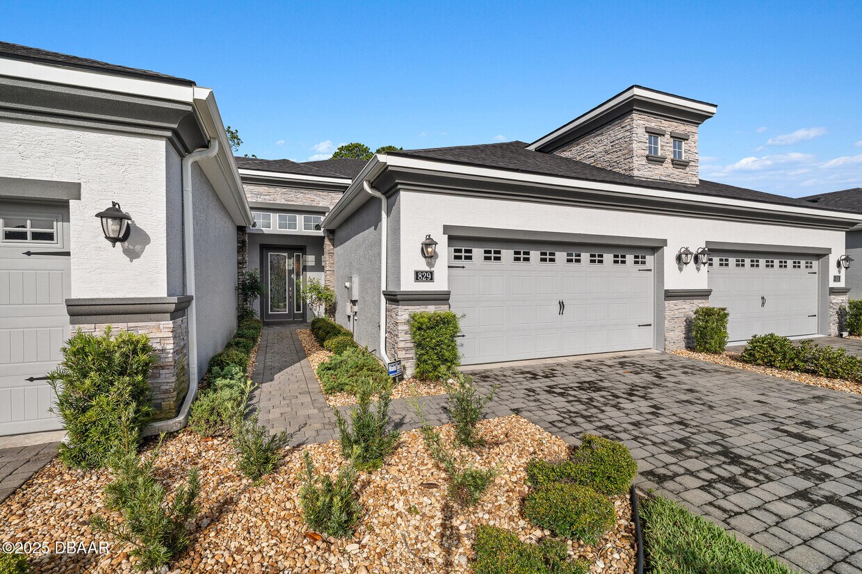 Primary Photo - 829 Pinewood Dr