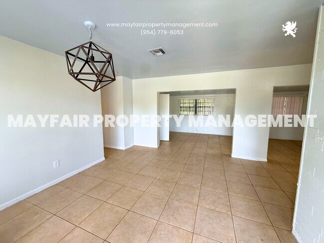 Foto del edificio - 20520 NW 24th Ct