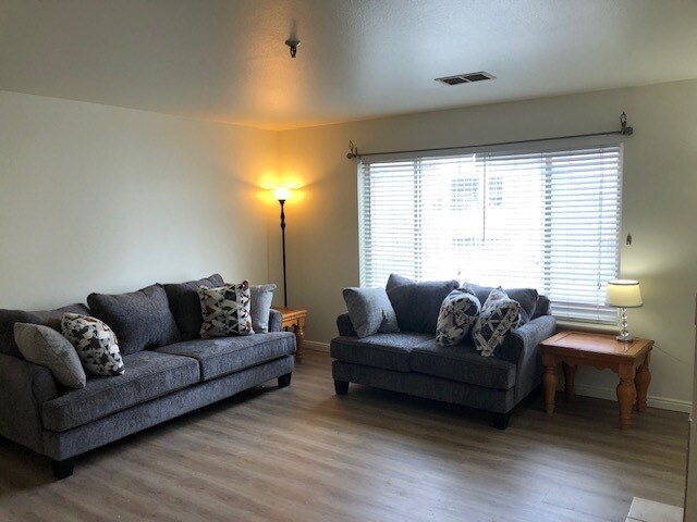 Foto del edificio - 659 N 700 E