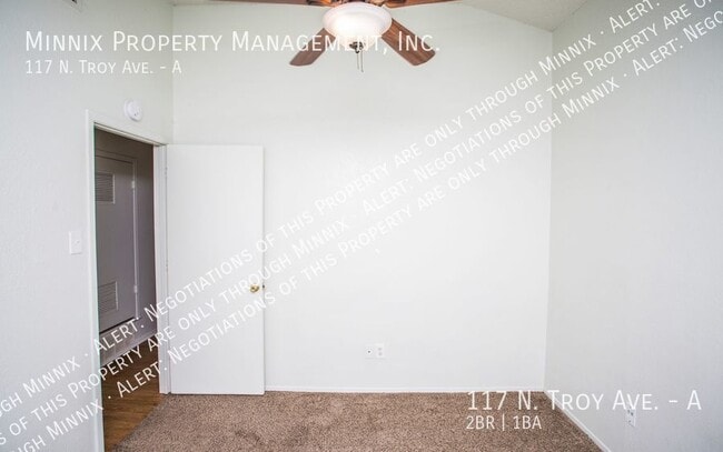 Foto del edificio - 117 N. Troy Ave. #A