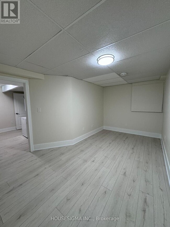 Building Photo - 35 Asterwind Crescent